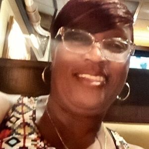 Meet your Posher, Phoebe